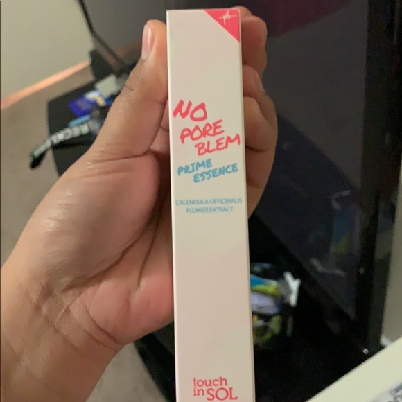 Make up - Picture 3 of 3